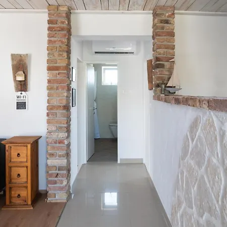 Апартаменты Vi La Mare - Mediterranes Apartment-feeling Mit Poolgenuss Задар