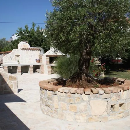 Vi La Mare With Heated Pool Apartment