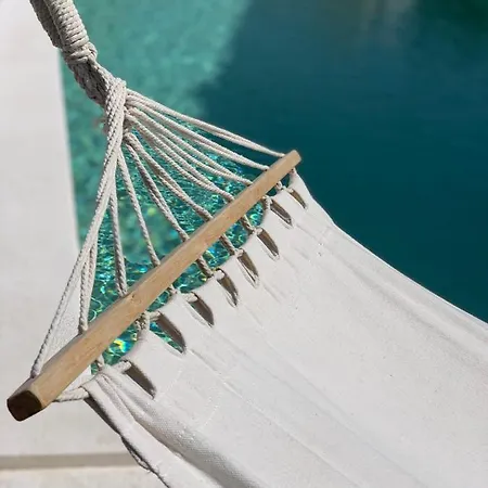 Vi La Mare With Heated Pool شقة