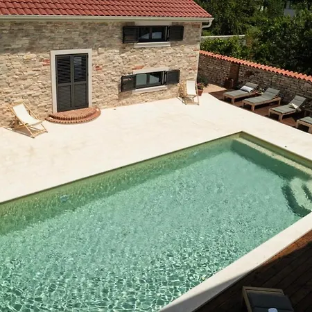 Vi La Mare With Heated Pool Apartment