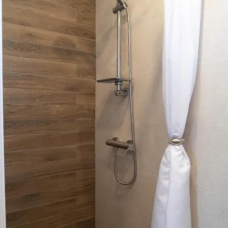 Vi La Mare With Heated Pool Apartment