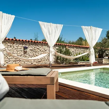 Vi La Mare With Heated Pool Apartment *