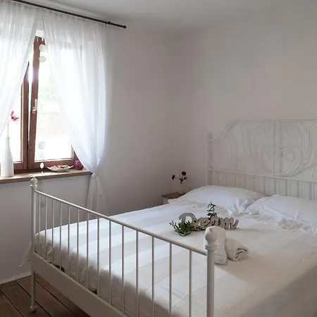 Vi La Mare With Heated Pool Apartment Zadar