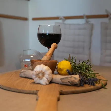 Vi La Mare - Mediterranes Apartment-feeling Mit Poolgenuss Zara