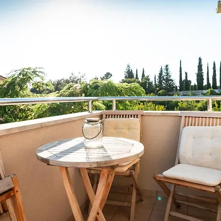 Vi La Mare With Heated Pool Apartment Zadar