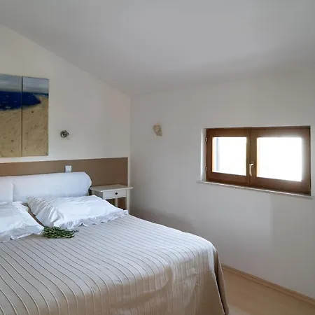 Apartment Vi La Mare With Heated Pool