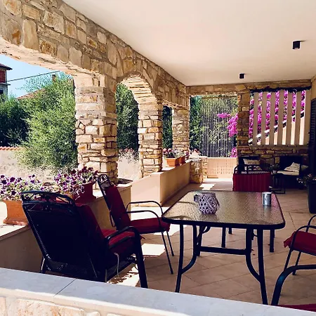 Vi La Mare With Heated Pool Apartment *