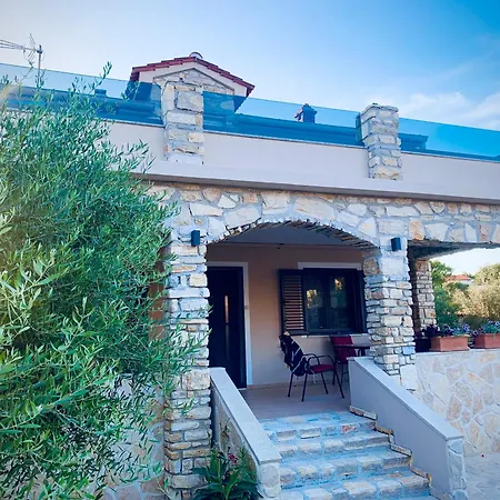 Apartment Vi La Mare With Heated Pool Zadar