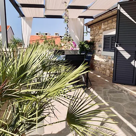 Vi La Mare With Heated Pool Apartament