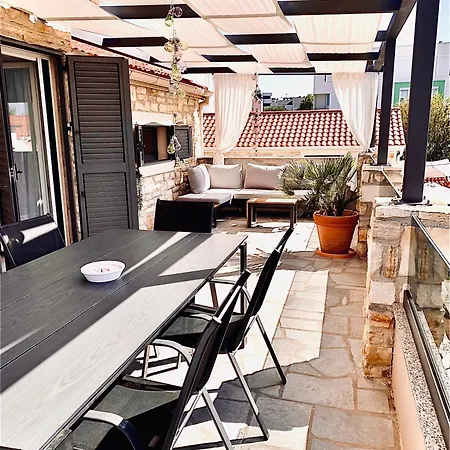 Vi La Mare With Heated Pool