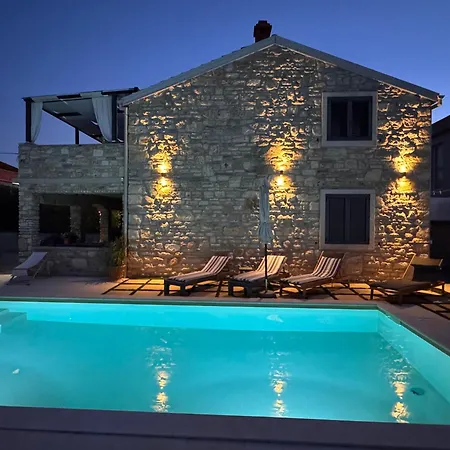 Vi La Mare - Mediterranes Apartment-feeling Mit Poolgenuss Daire Zadar