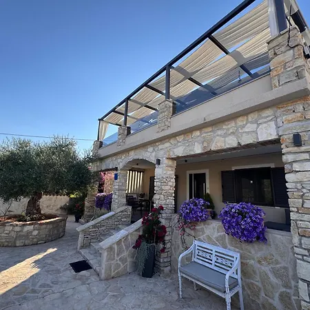 Vi La Mare - Mediterranes Apartment-feeling Mit Poolgenuss