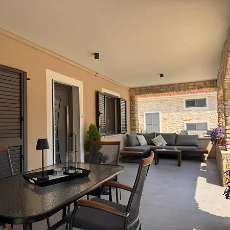 Vi La Mare - Mediterranes Apartment-feeling Mit Poolgenuss Apartmán Zadar