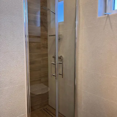 Vi La Mare - Mediterranes Apartment-feeling Mit Poolgenuss Zara