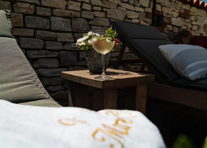 Appartamento Vi La Mare - Mediterranes Apartment-feeling Mit Poolgenuss Zara