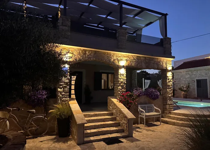 Vi La Mare - Mediterranes Apartment-feeling Mit Poolgenuss Zadar