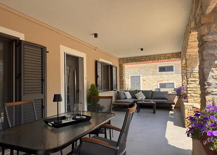 Vi La Mare - Mediterranes Apartment-feeling Mit Poolgenuss Appartement Zadar